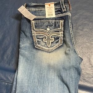 Brand New Size 34 Rock Revival Capris